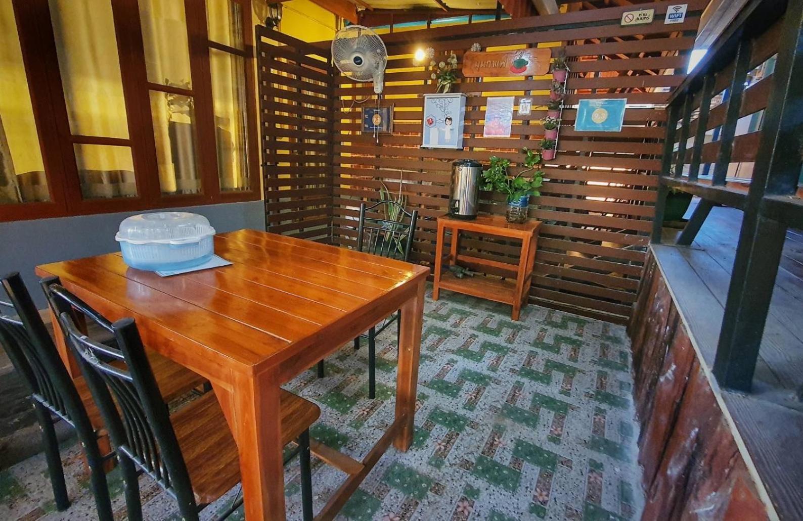Ruen Thai Ban Rim Nam Kamphaeng Phet Extérieur photo